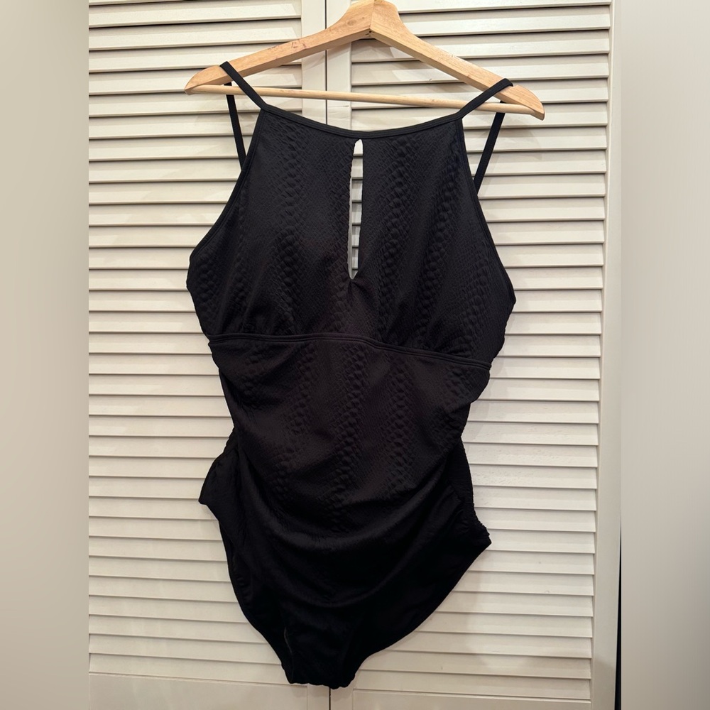 Jessica Simpson swimsuit